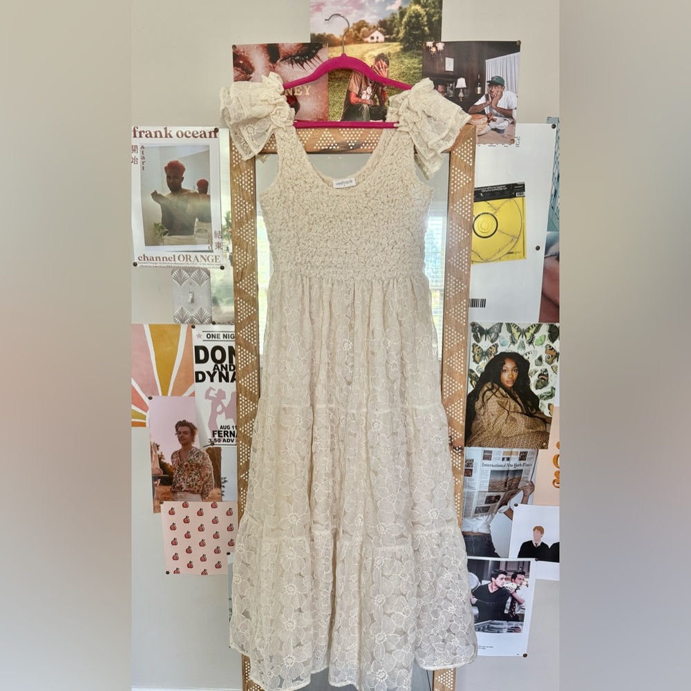 Vestique Ivory Lace Maxi Dress